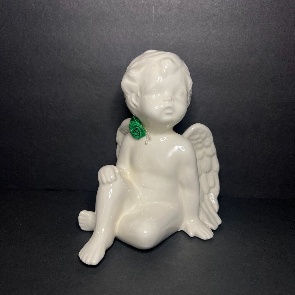 Vintage Mud Pie White Ceramic Sitting Angel Cherub Figure w/ Green Flowers 6"